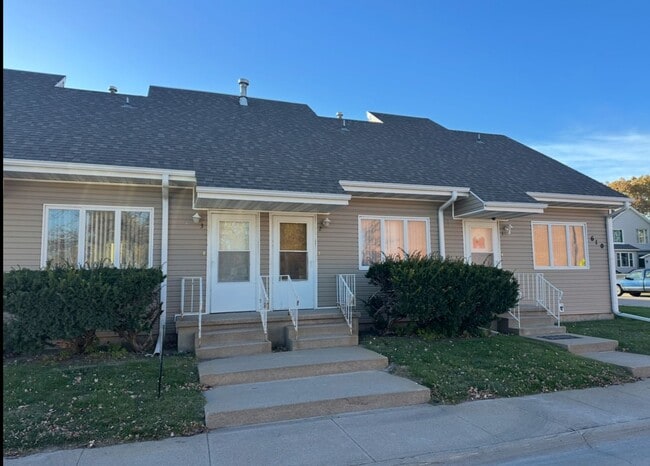 Building Photo - RP0610 Unit # 3