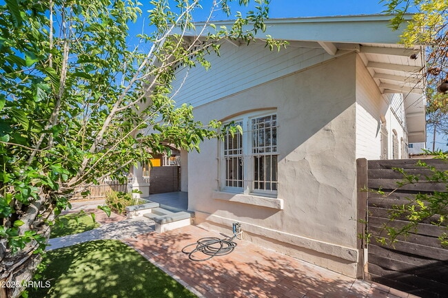 Photo - 711 E McKinley St