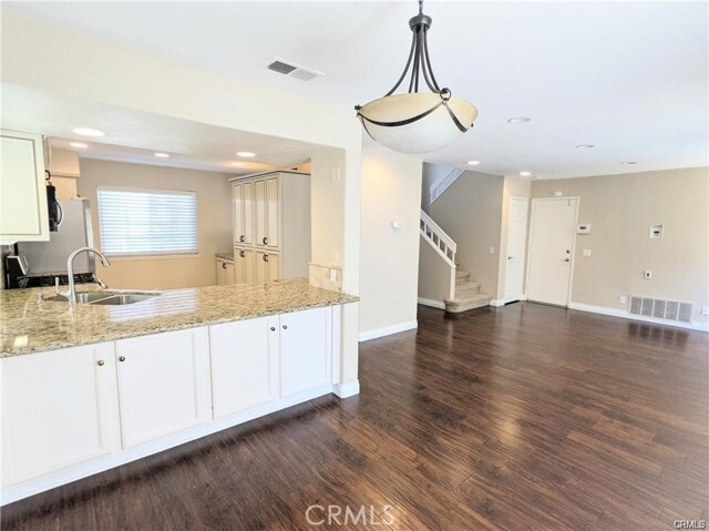10 Santa Clara St