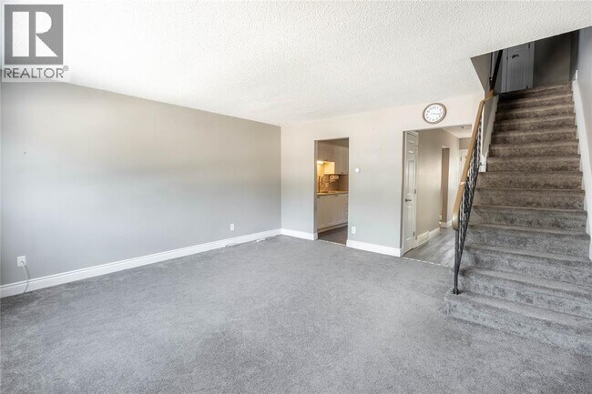 Photo - 301 Edgewood St