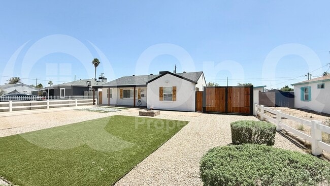 Building Photo - 2607 W San Miguel Ave Rental