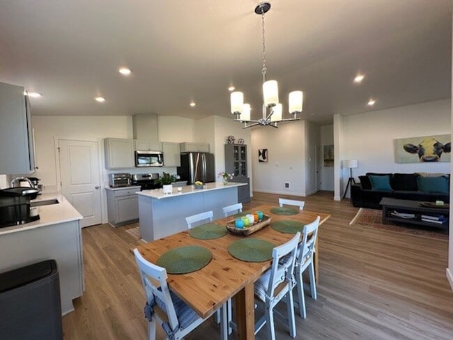 Photo - MOVE IN SPECIAL - Beautiful Newer 3 Bedroom / 2 Bath Home in NE Madras