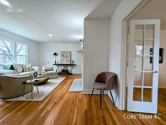 Photo - 1120 Ward Pkwy Unit 1124-200