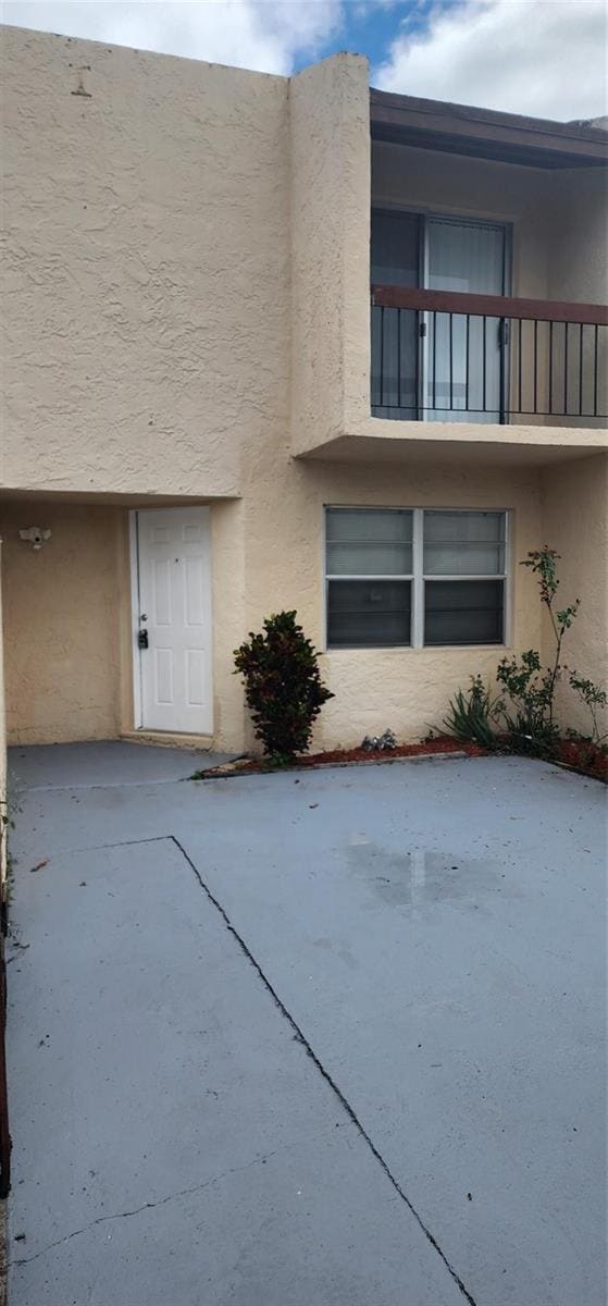 Building Photo - 3666 SW 59th Ave Unit 4