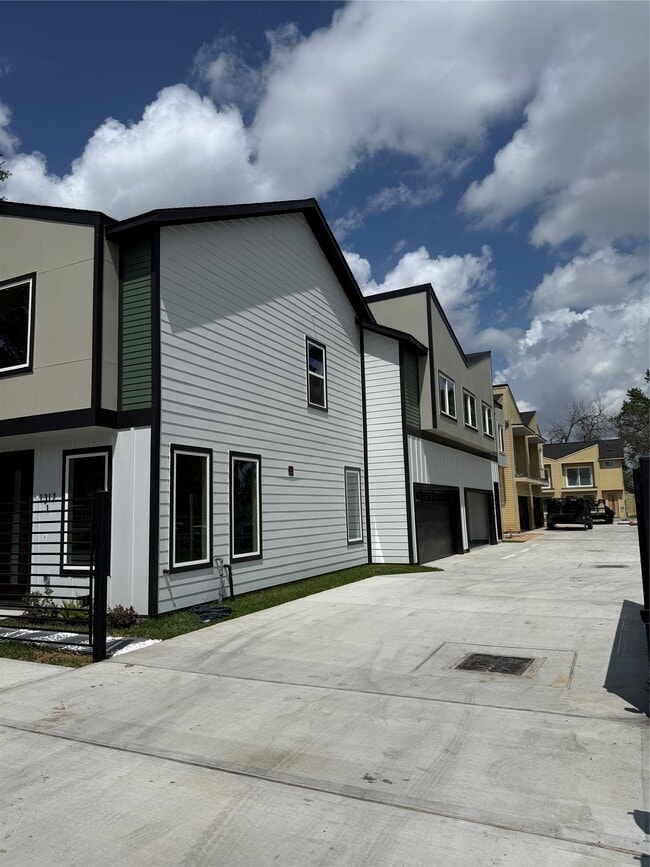 Photo - 1315 Knight St