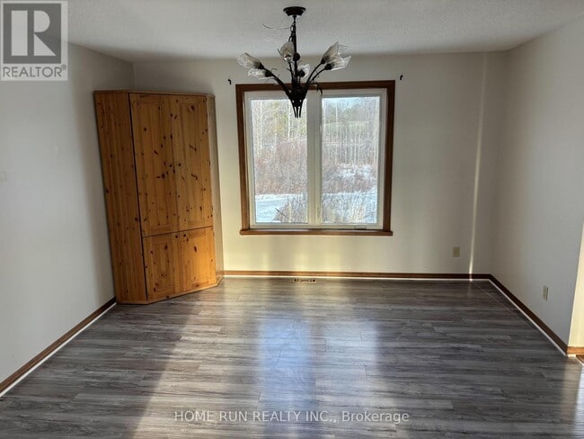 Photo - 3447 Greenland Rd