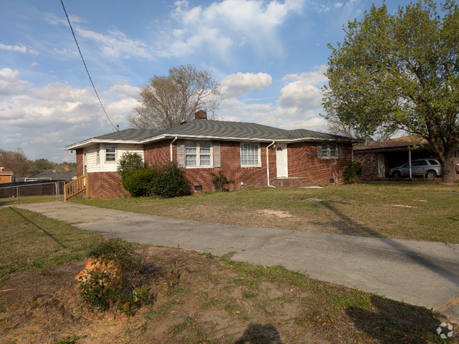 Building Photo - 3428 Westmont Dr Rental