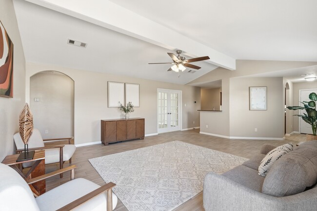 Photo - 1001 Strawberry Ridge Dr
