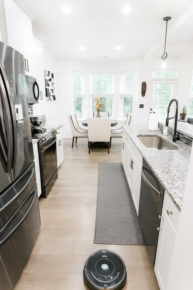 Photo - 536 Constellation Overlook SW