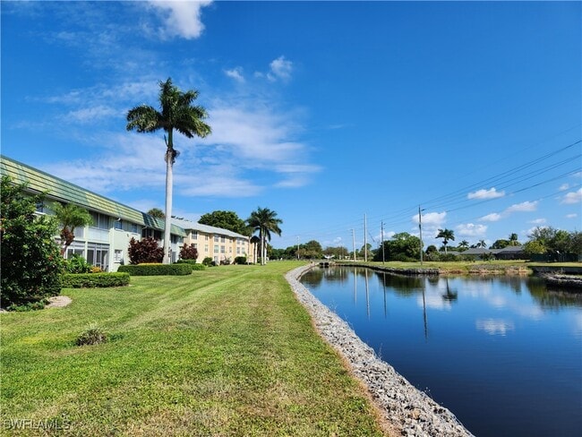 Building Photo - 300 Valley Stream Dr Unit D-5