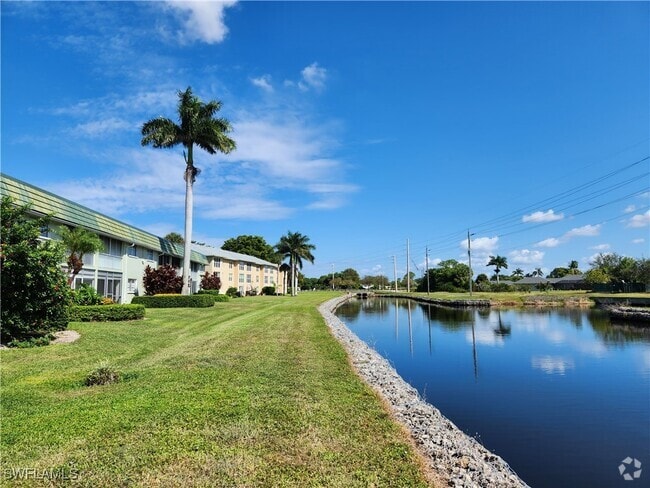 Building Photo - 300 Valley Stream Dr Unit D-5 Rental