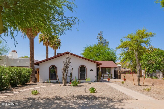 Downtown Chandler Duplex - 318 N Washington St Apartamentos