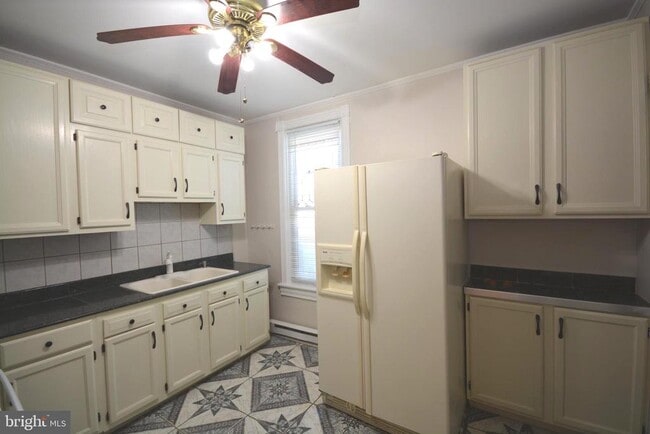 Photo - 105 E North Ave