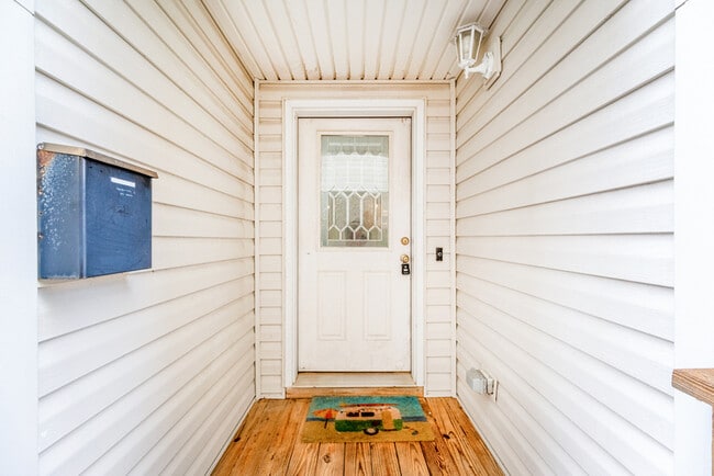 Photo - 1016 Hillside Ave Unit B