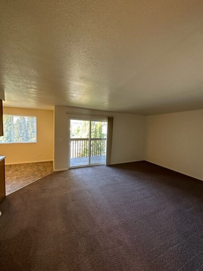Photo - Rent Special: 1/2 Off February's Rent 2 Bedroom 1 Bath Unit NE Salem! Unidad 3164