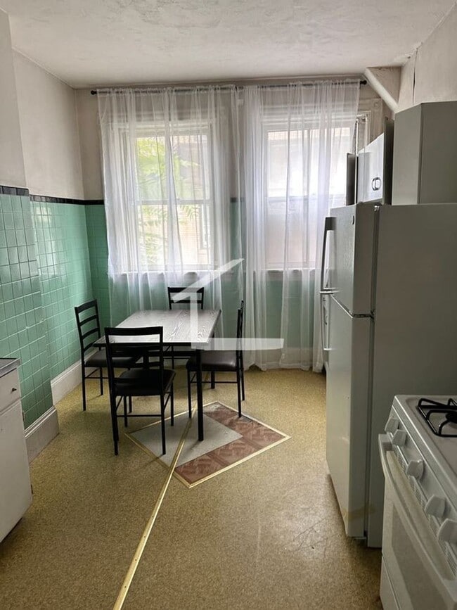 Photo - 923 Beacon, #3, Unit 3,