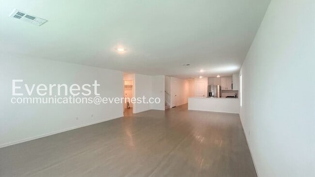Photo - 4 Bed/2.5 Bath Home with In-Unit Laundry / Pet-Friendly / Vouchers Accepted / Available Now!