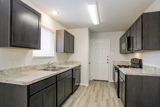 Building Photo - 8618 Oak Grove Church St Rental