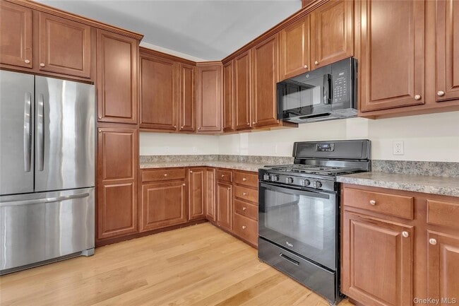 Photo - 31 Maple St Unit A