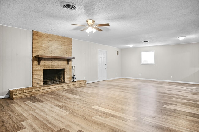 Photo - 4309 42nd St
