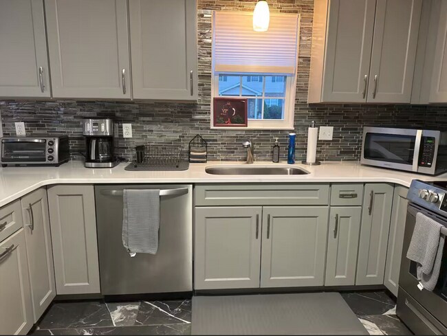 Photo - 3 Bedroom 3 Bathroom - Short Term Lease