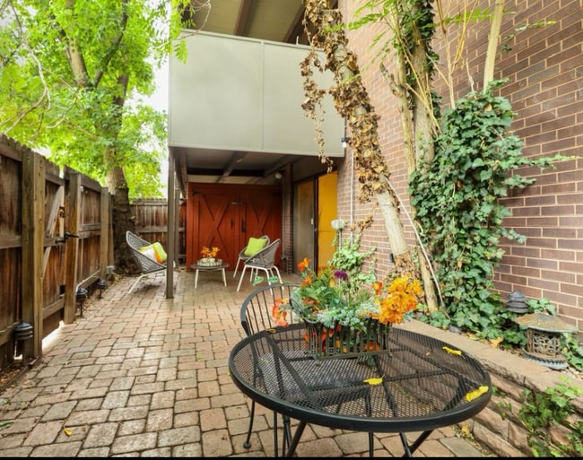 Building Photo - 2227 Canyon Blvd Rental