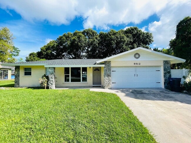 Building Photo - Spacious 2 Bed/2Bath House for Rent in West Bradenton