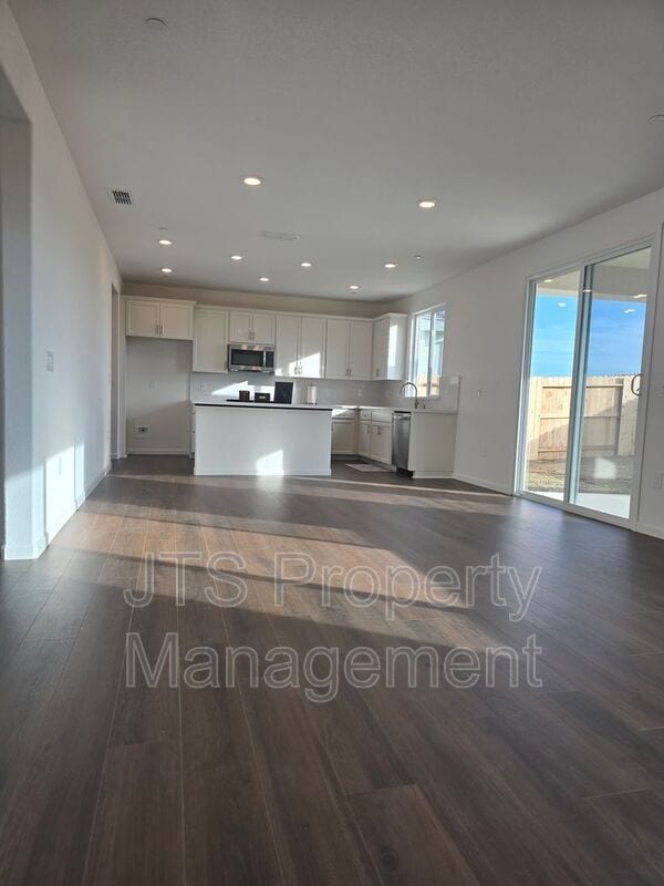 Photo - 7193 Great Copper St