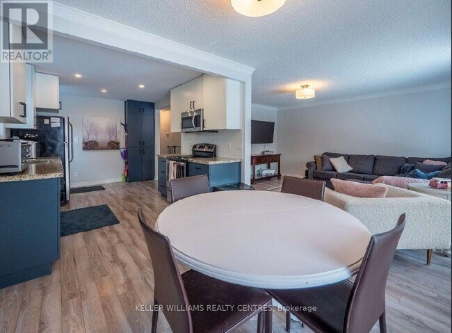 Photo - 807 Greenfield Crescent