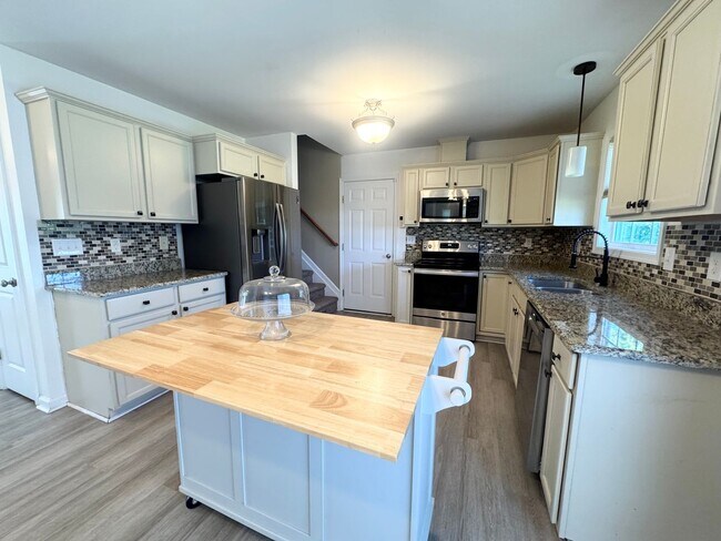302 Kingswood Blvd