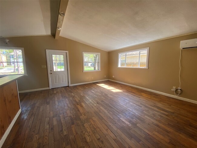 Photo - 28613 Netawake Ct