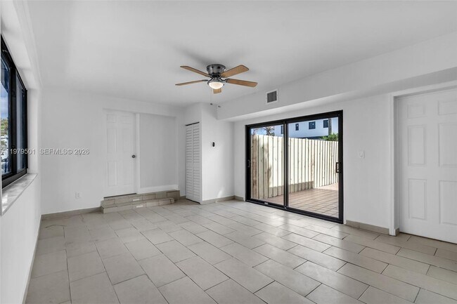 Photo - 130 SW 31st Ct Unit 2