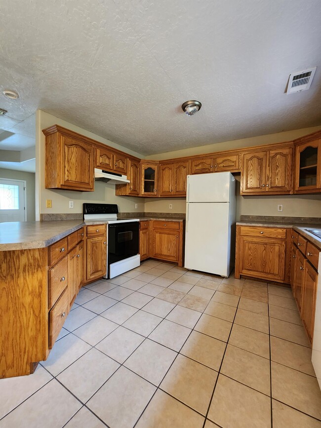 Photo - 8193 Redstone Dr
