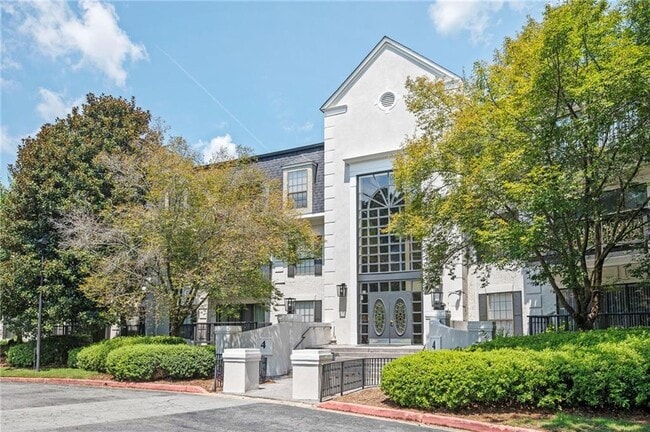 Building Photo - 4303 Pine Heights Dr NE Unit 4303