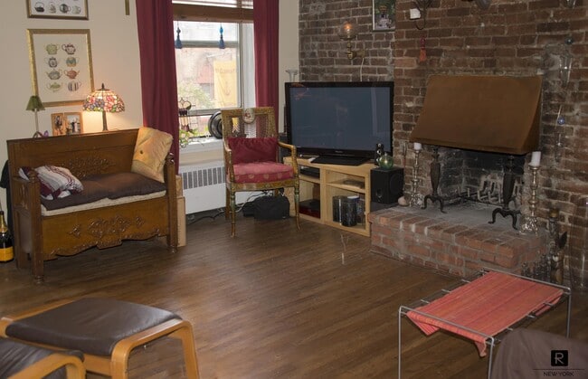 420 W 46th St Unit C-3