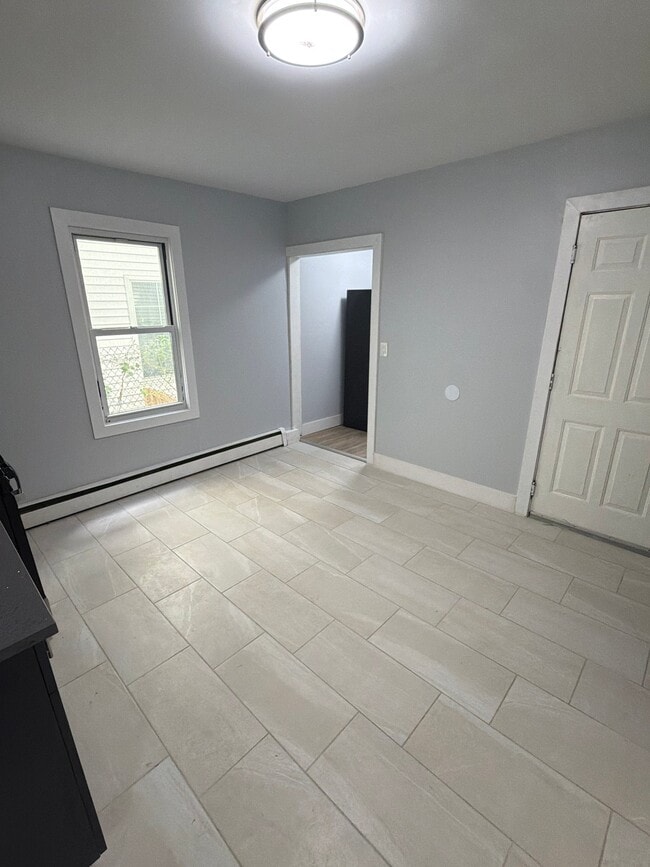 Photo - 748 Maple St Unit 3