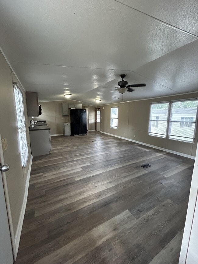 Photo - 210 Tyler St