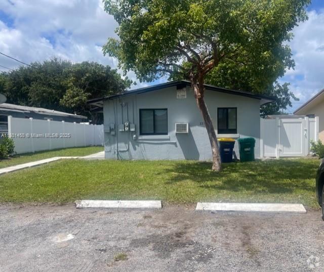Building Photo - 217 NW 7th Ave Unit 1-2 Rental