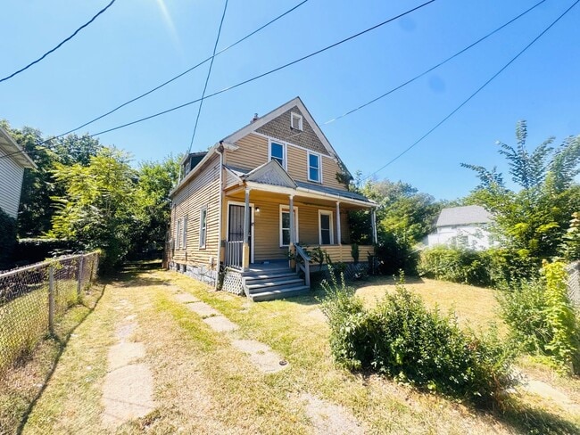 Photo - 924 Ansel Rd