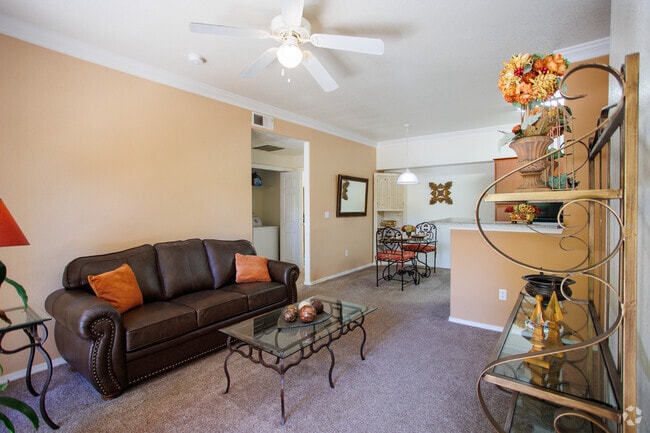 2BD, 2BA - 1,071SF - Living Room