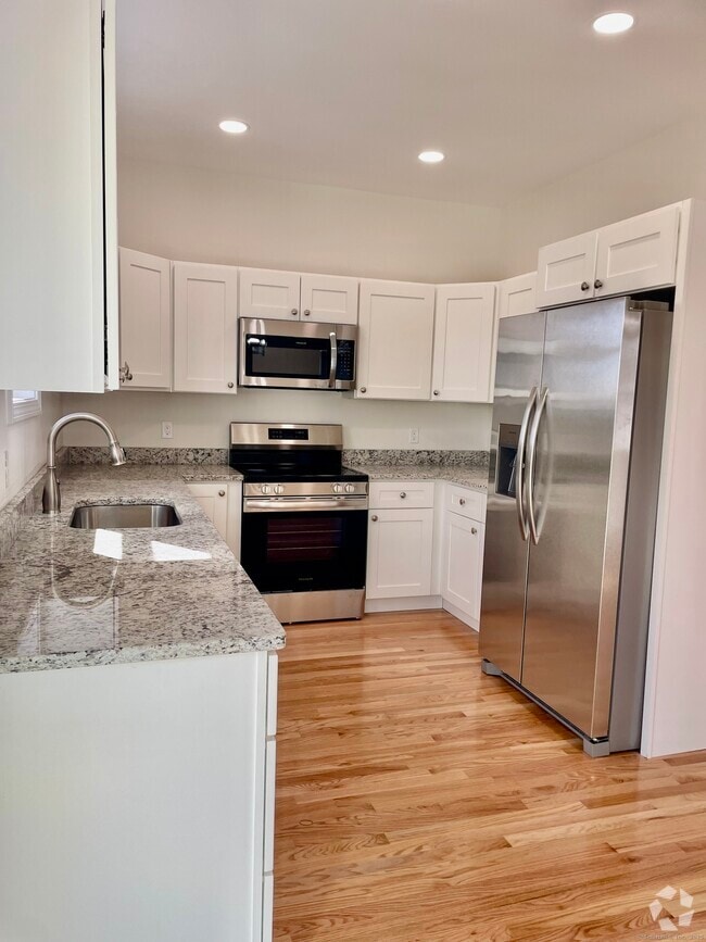 Building Photo - 455R Sherman Ave Unit 16 Rental