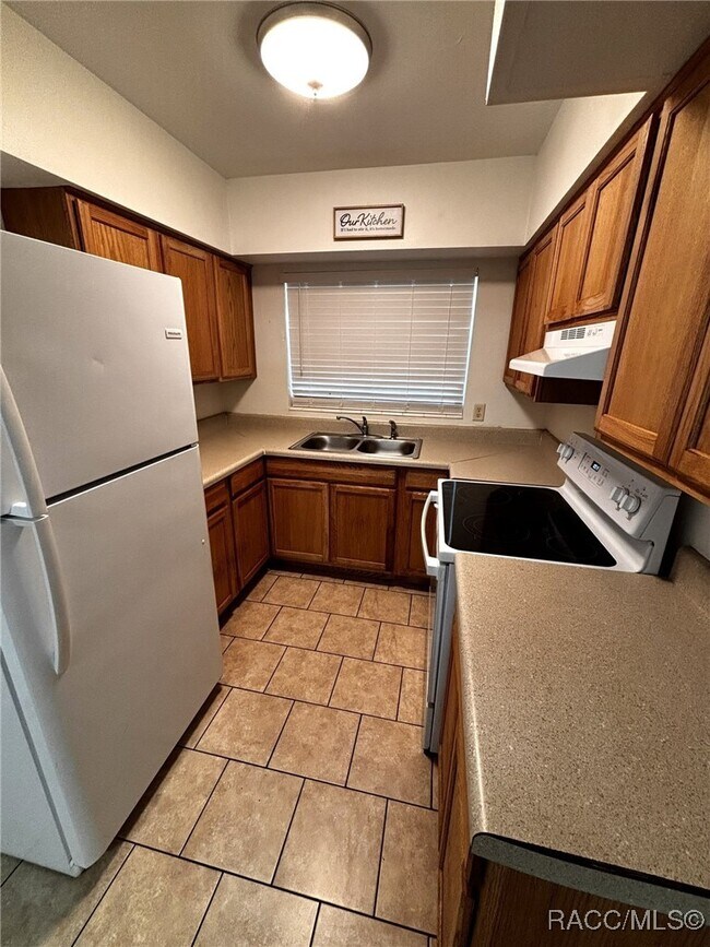 Photo - 728 Greenleaf Ave