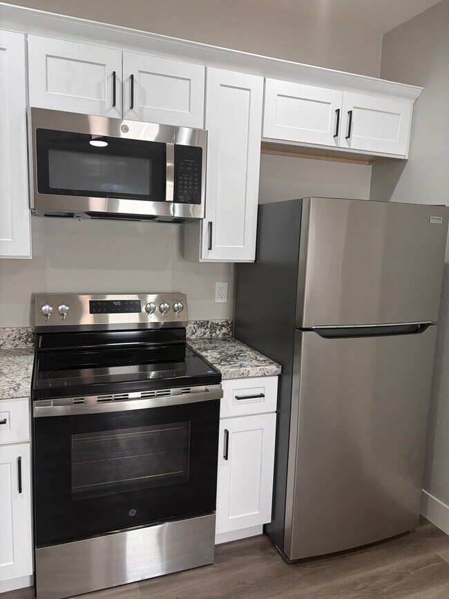 2057 E Orange St. Unidad A