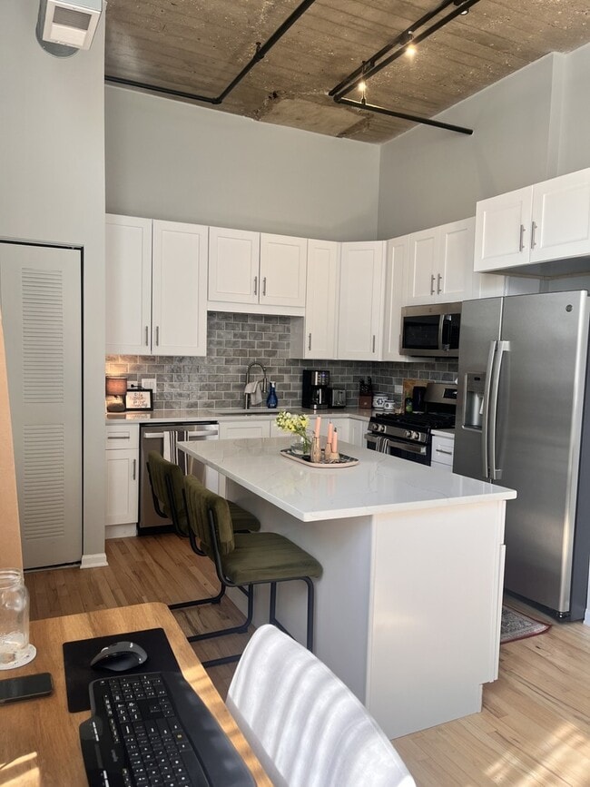 Photo - 758 N Larrabee St Unidad 833