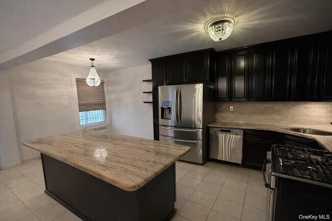 Photo - 54-40 80th St