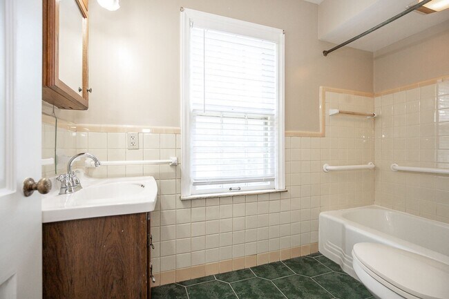 Photo - Charming 3 bedroom house Shaker Heights!!