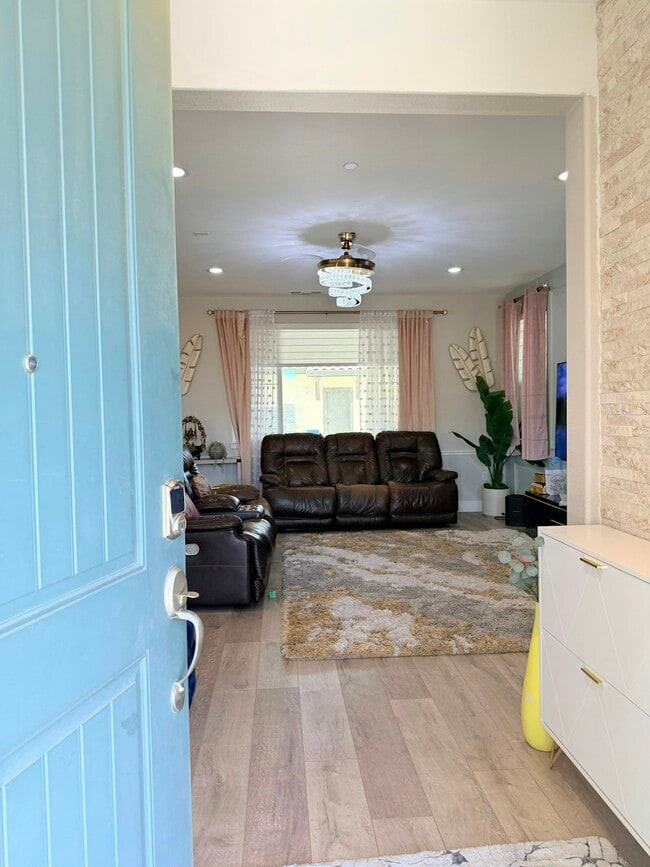 Photo - 1676 S Central Pkwy