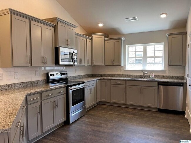 Photo - 197 Abercorn Dr