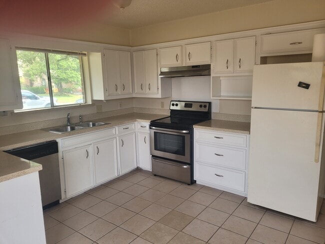 Photo - 316 Towne House Ln