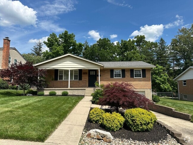 Building Photo - Blue Ash- Cozy 2 bedroom 1 bath Rental